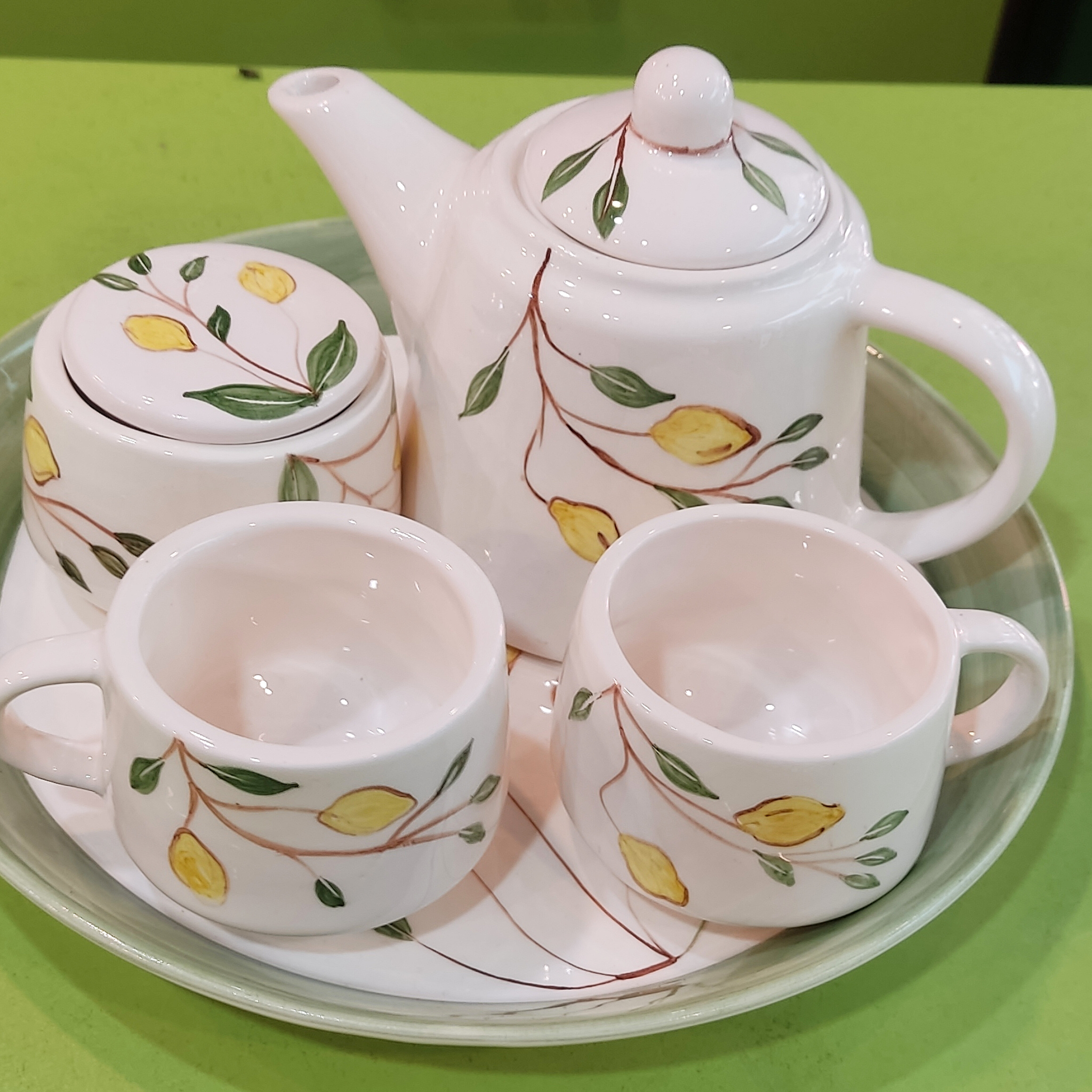 ست چای‌خوری سرامیکی طرح لیمو  ۴ پارچه + سینی